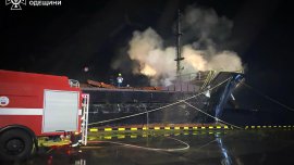 Русия е ударила товарен кораб на пристанището в Одеса
