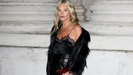 Разголената Кейт Мос привлече погледите на дефилето на Tom Ford