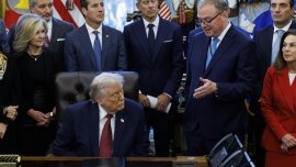 Администрацията на Тръмп нарежда по-строго проучване на кандидатите за виза H-1B