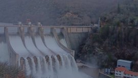 Язовир &ldquo;Ивайловград&ldquo; прелива,  опасност за населението няма ВИДЕО