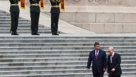 Путин търси подкрепа от Си в Пекин на фона на проблемите на фронта