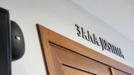 Оставиха в ареста литовката, намушкала четирима във Варна