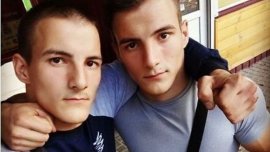 Историята на Олексий и Виктор: близнаците, които фронтът раздели