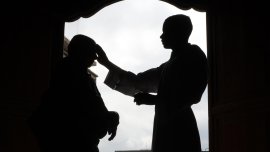 Нова тенденция или възход на християнството: Обръща ли се поколението Z към религията? 