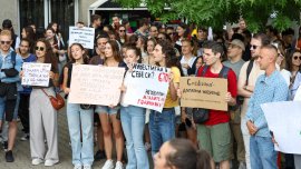 Студенти протестираха пред СУ: Образованието е право, а не привилегия