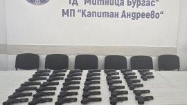 Митничари откриха 45 бойни пистолета в камион на "Капитан Андреево"