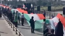 Иранците обградиха електроцентрали и мостове с телата си ВИДЕО