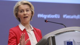 Фон дер Лайен е начело на класация на "Форбс" за най-влиятелните жени в света