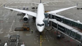 Авиокомпании от цял свят вдигат цените на билетите заради цената на керосина