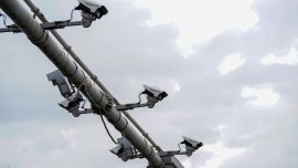 Глобяват за шофиране в аварийната лента на магистралите от днес