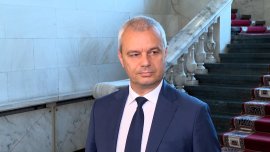 Костадинов към управляващите: Лицемерие, двуличие, предателство