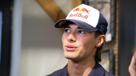 Никола Цолов подкара болид по новата писта в Самоков