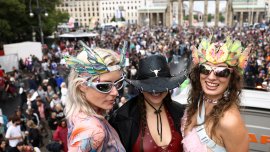 В кадър: Техно парадът Rave The Planet в Берлин