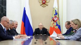 Путин лично отстранил анти-военната партия "Яблоко" от изборите за Държавната дума