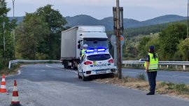 С 3 промила: наквасен шофьор на камион катастрофира край Твърдица