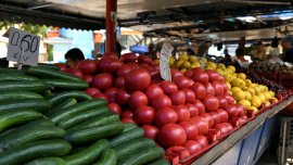 Цените на част от храните продължават да спадат 