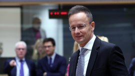 Сиярто: „Лудост“ е най-умереното определение за случващото се в Брюксел 