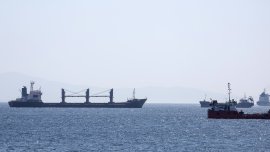 Турски търговски кораб е ударен от руски ракети, петима души са загинали