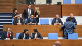 Дебат в НС по внесения от "Възраждане" вот на недоверие СНИМКИ
