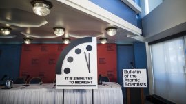 По-близо до апокалипсиса: Стрелките на "Часовникът на Страшния съд" са на 85 сек. до полунощ ВИДЕО