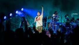 20 000 се потопиха в света на Gorillaz (СНИМКИ)