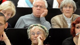 Пенсионерите в Швеция масово тръгнаха да учат