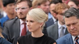 Тръмп представи Натали Харп на републиканците в Небраска, сравни я с модел