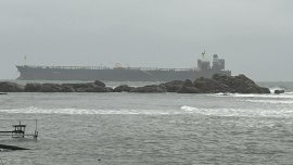 В понеделник се очаква да започне евакуация на кораба "Кайрос" край Ахтопол