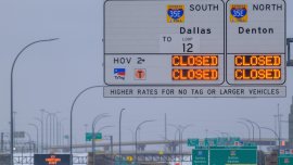 Зимна буря парализира САЩ, доведе до хиляди отменени полети СНИМКИ