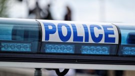 К'ви сте вие, ще ви претрепя: Пиян мъж се нахвърли върху полицаи