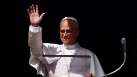 Папата се помоли на мястото на експлозията в пристанището на Бейрут 