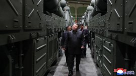 Ким Чен Ун иска армия от елитни, "идеологически пречистени" войници 