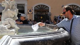 Глоби до 18 000 евро и затвор за изхвърляне на боклук от кола в Италия