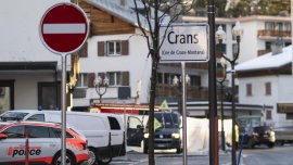 Сервитьор с бенгалски огън взривил бара в Швейцария