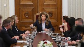 Йотова посрещна ГЕРБ-СДС, от коалицията се надяват на безпристратен избор СНИМКИ