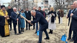 Вълчев: Изграждат се над 100 физкултурни салона по програма на МОН в страната