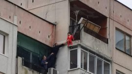 Родителите на момчето, висяло от осмия етаж: Ще се борим за децата си