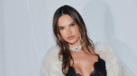 45-годишния модел Алесандра Амброзио се сгоди