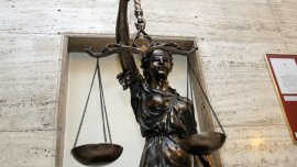 Българка, осъдена на Острова за измама с помощи, отново е на... помощи