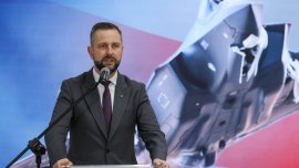 Полският министър на отбраната: Да създадем "бомбена банка" в НАТО