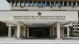 Външният министър към майката на Ива Михайлова: Тя не е сама