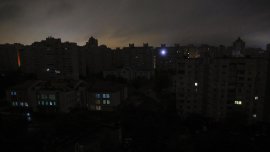 Руска въздушна атака в Киев, има щети по сгради