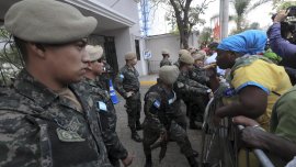 Депутатка в Хондурас е ранена в парламента от самоделно взривно устройство