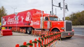 След турне в 16 града: Коледният камион на Кока-Кола финишира в София с тридневни събития