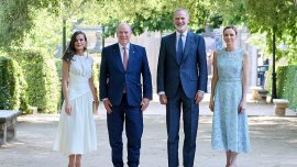 Кралица Летисия и принцеса Шарлийн от Монако зададоха лятната мода в Мадрид