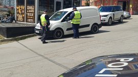 36-годишен нападна салон за красота с пистолет