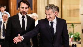 Саркози опроверга твърденията за разговор с Кадафи през 2007 г.