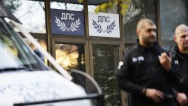 ПБ гони ДПС от централата на &ldquo;Врабча&ldquo; 23, предоставя сградата на НАП ВИДЕО