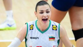 България удари Украйна на европейското по волейбол