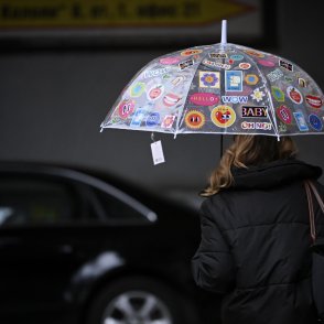 Температурите ще паднат днес, ще вали дъжд и сняг